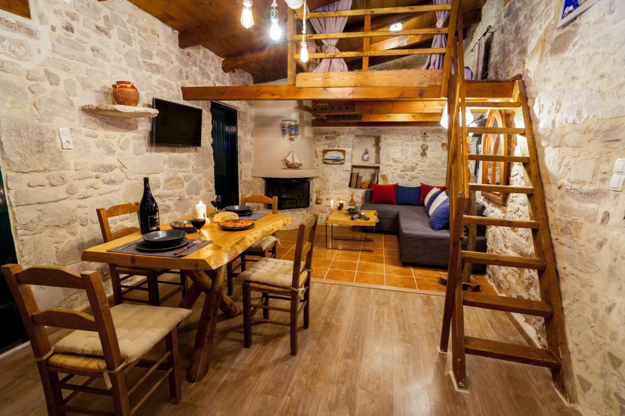 Hostal Aristidis'S Plouti Moires Exterior foto