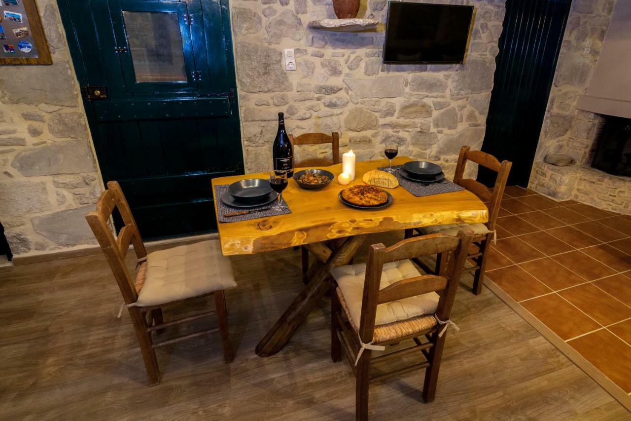 Hostal Aristidis'S Plouti Moires Exterior foto